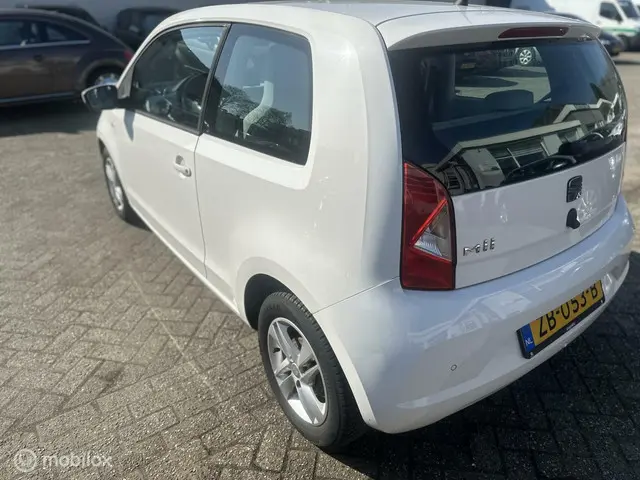 SEAT Mii 1.0 Style Chic 2013 Benzine 11