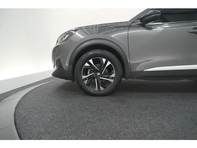 Peugeot 2008 PureTech 130 EAT8 Allure 2023 Benzine 18