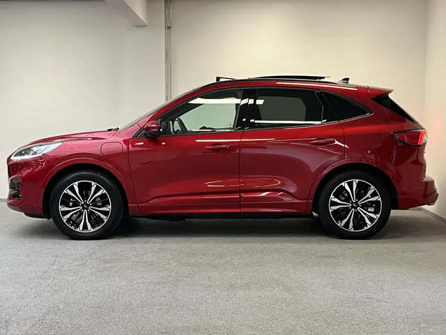 Ford Kuga 2.5 PHEV ST-Line 2024 Hybride Benzine 13