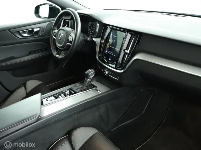 Volvo V60 2.0 T4 R-Design / polestar 211pk 2019 Benzine 38