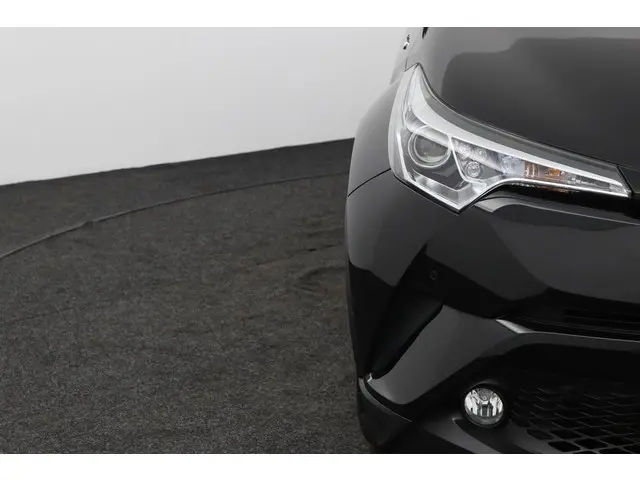 Toyota C-HR 1.8 Hybrid Style 2019 Hybride Benzine 36