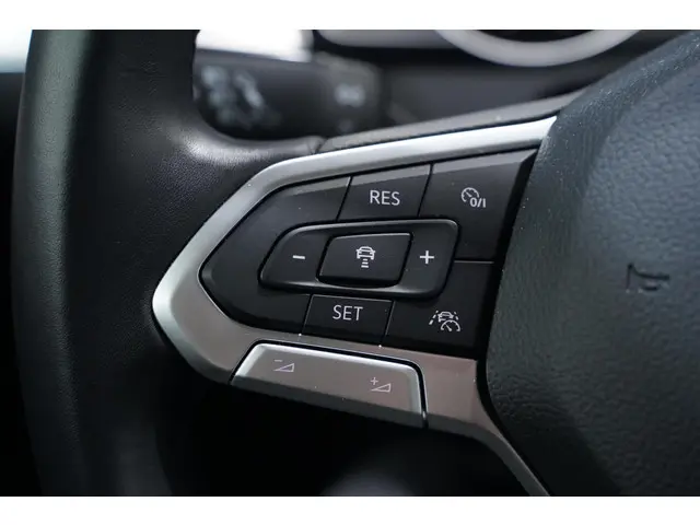 Volkswagen Passat 1.5 TSI Elegance 2020 Benzine 21