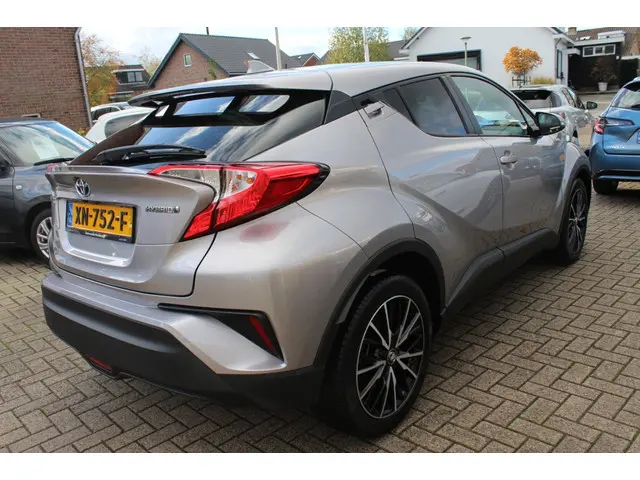Toyota C-HR 1.8 Hybrid Active 2019 Hybride Benzine 6