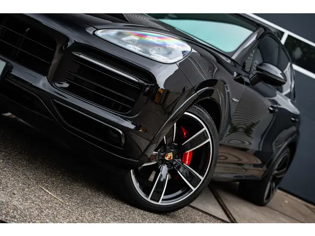 Porsche Cayenne 3.0 E-Hybrid 2023 Hybride Benzine 12