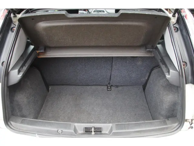 Fiat Punto Evo 1.2 Lounge 2015 Benzine 11