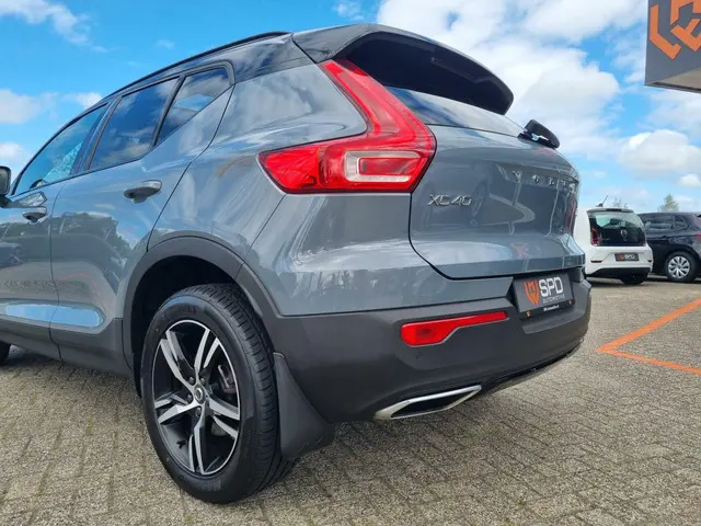 Volvo XC40 2.0 T5 AWD R-Design | PANO | LED | H&K | 2020 Benzine 18