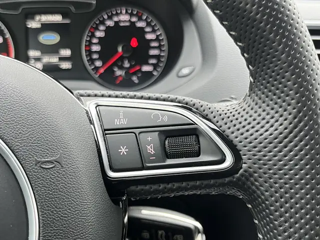 Audi Q3 1.4 TFSI CoD Sport Advance Sport 2018 Benzine 52