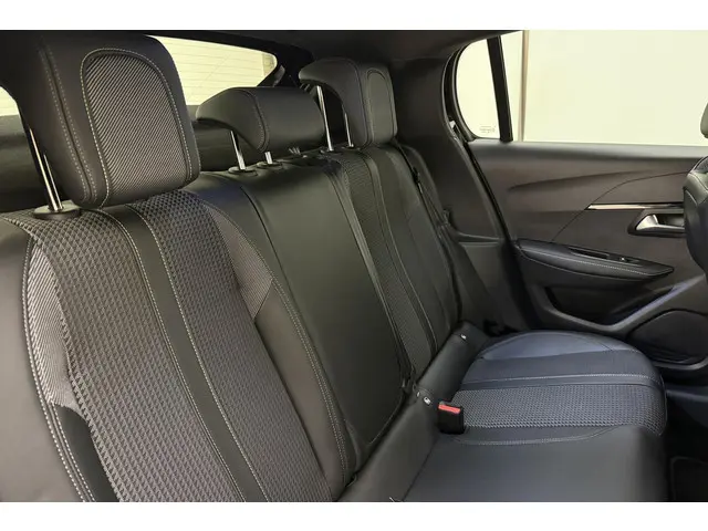 Peugeot 208 1.2 PureTech GT 2023 Benzine 16