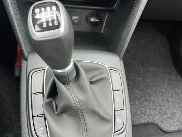 Hyundai Kona 1.0 T-GDI Comfort TREKHAAK 2020 Benzine 16