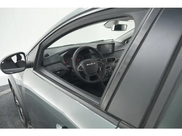 Dacia Sandero Stepway TCe 90 Extreme 2024 Benzine 2