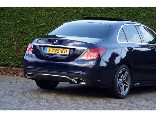 Mercedes-Benz C-Klasse C 180 AMG line 2020 Benzine 11