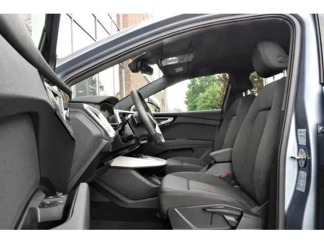 Audi Q4 e-tron 45 Edition 82 kWh 2024 Elektrisch 8