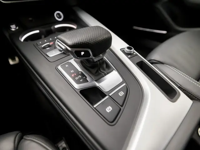 Audi A4 Avant 45 TFSI quattro Sport S line 2019 Benzine 11