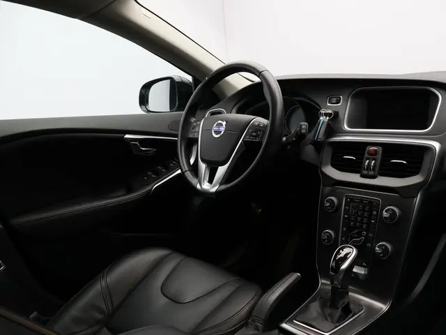 Volvo V40 Cross Country T4 Automaat Summum 2015 Benzine 3