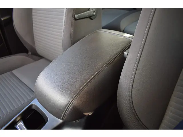 Ford C-MAX 1.0 Titanium//Navi//ECC!! 2018 Benzine 23