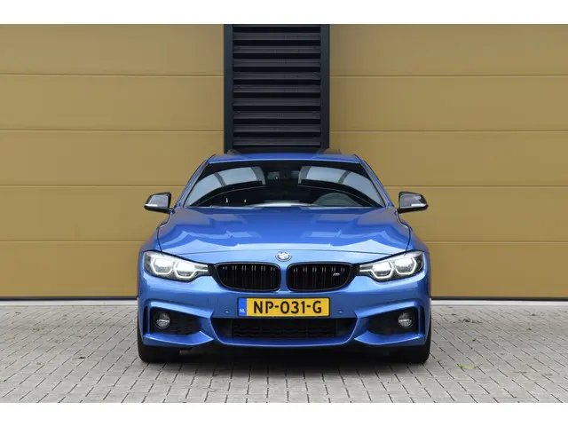 BMW 4 Serie Coupé 430i 2017 Benzine 6