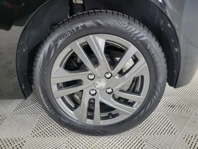 Peugeot 208 1.2 PureTech Active Pack 2022 Benzine 7