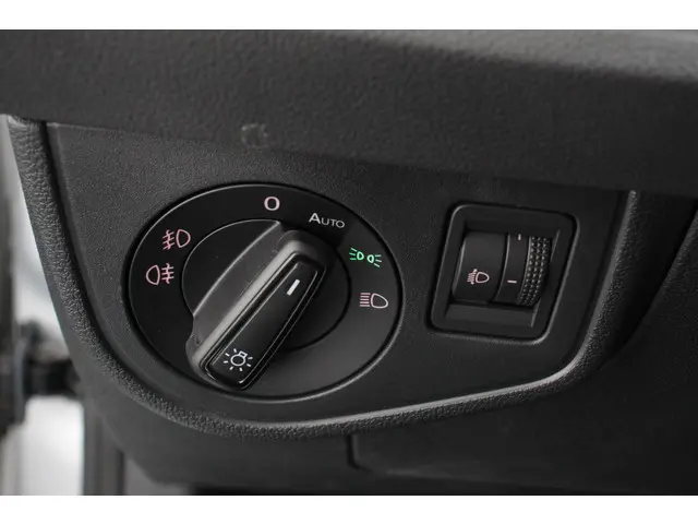 Volkswagen Polo 1.0 TSI 110pk Highline 2021 Benzine 12