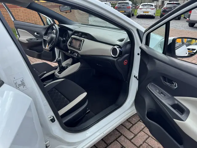 Nissan Micra 0.9 IG-T Tekna 2017 Benzine 23