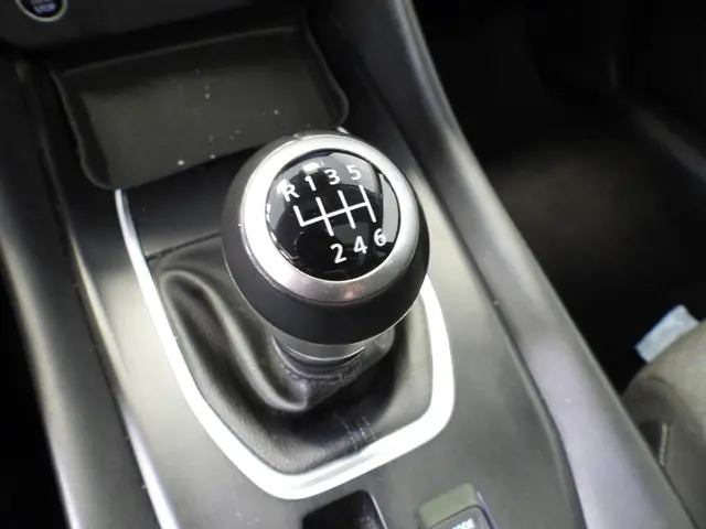 Nissan QASHQAI 1.3 MHEV N-Connecta Design 2023 Benzine 19