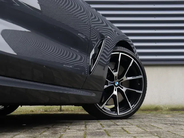 BMW 8 Serie Coupé M850i xDrive 2020 Benzine 7