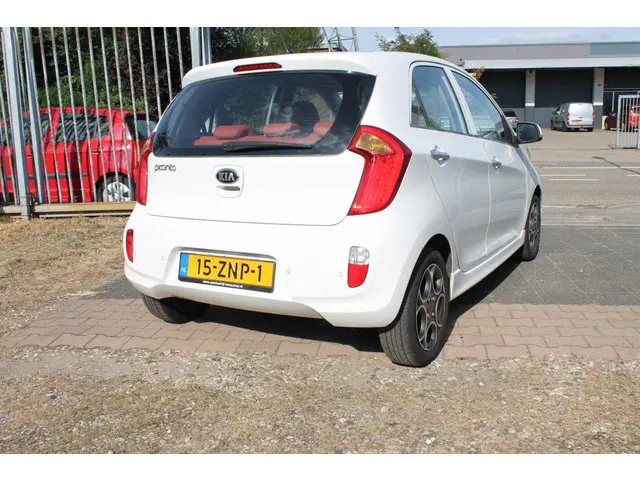 Kia Picanto 1.0 CVVT Design Edition 2013 Benzine 4