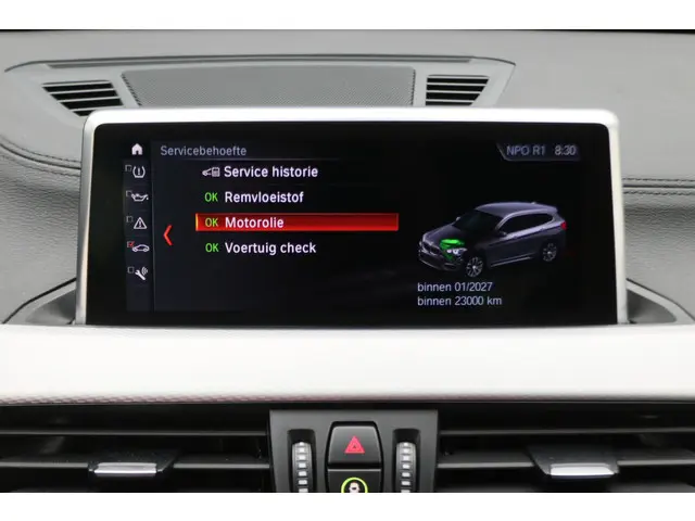 BMW X1 sDrive18i High Executive 2021 Benzine 39