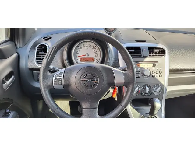 Opel Agila 1.2 Edition Automaat 2013 Benzine 13