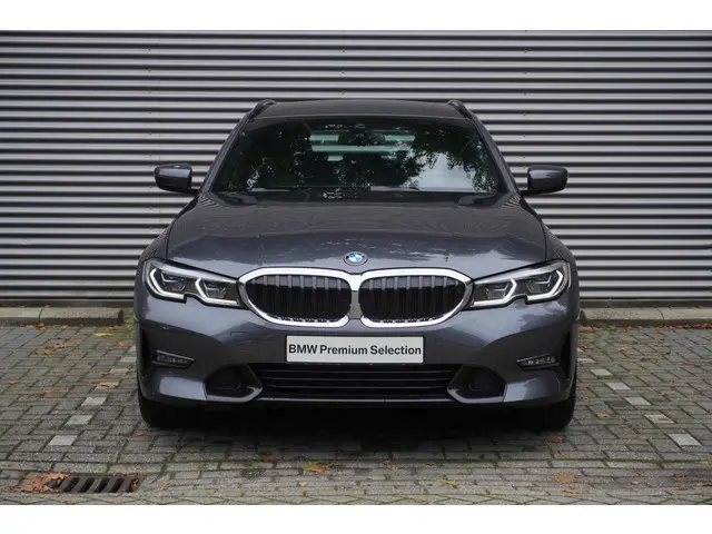 BMW 3 Serie Touring 330e 2021 Hybride Benzine 3