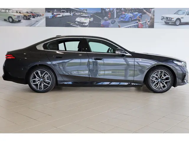 BMW i5 eDrive40 2025 Elektrisch 3
