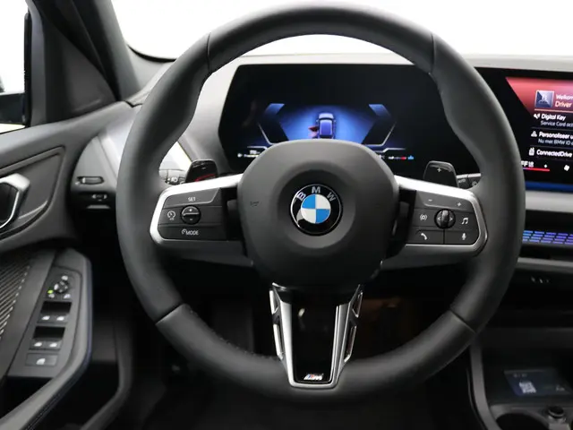 BMW 1 Serie 120 2025 Benzine 8