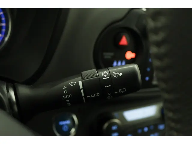 Toyota Yaris 1.5 Hybrid Dynamic 2016 Hybride Benzine 31