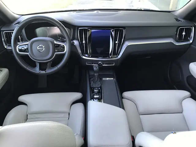 Volvo V60 2.0 T4 Momentum Pro Automaat 2019 Benzine 7