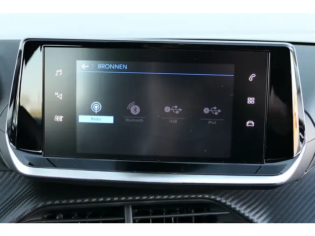 Peugeot 208 1.2 PureTech Active Pack 2022 Benzine 19