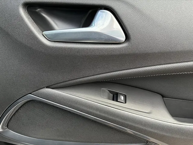 Opel Crossland 1.2 Turbo Elegance 2022 Benzine 33