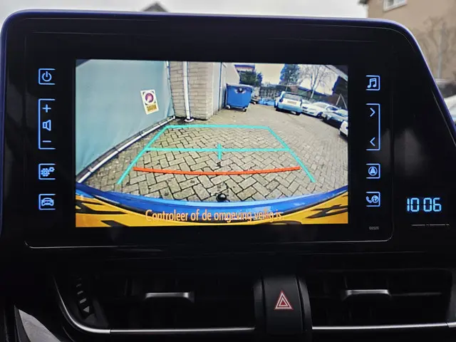 Toyota C-HR 1.8 Hybrid Bi-Tone 2017 Hybride Benzine 33