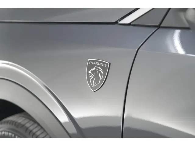 Peugeot 5008 HYbrid 145 e-DCS6 GT 2025 Hybride Benzine 21