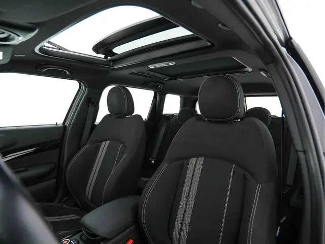 MINI Clubman Mini 1.5 Cooper Business 2015 Benzine 25
