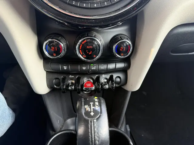 MINI Cooper Mini 1.5 Chili Business 2015 Benzine 10