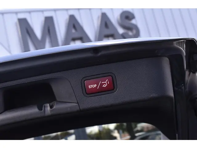 Mercedes-Benz GLC 220 d 4MATIC Prestige 2016 Diesel 6