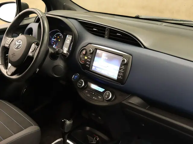 Toyota Yaris 1.5 Hybrid Bi-Tone 2018 Hybride Benzine 5