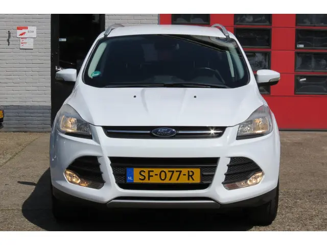 Ford Kuga 1.5 Trend , AIRCO , NAVI , LM VELG 2016 Benzine 2