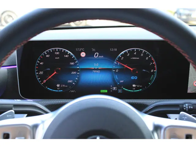 Mercedes-Benz A-Klasse 250 e AMG 2020 Hybride Benzine 7