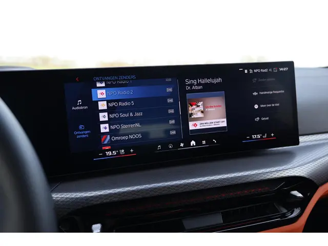 BMW M3 3-serie Touring xDrive Competition 2025 Benzine 49