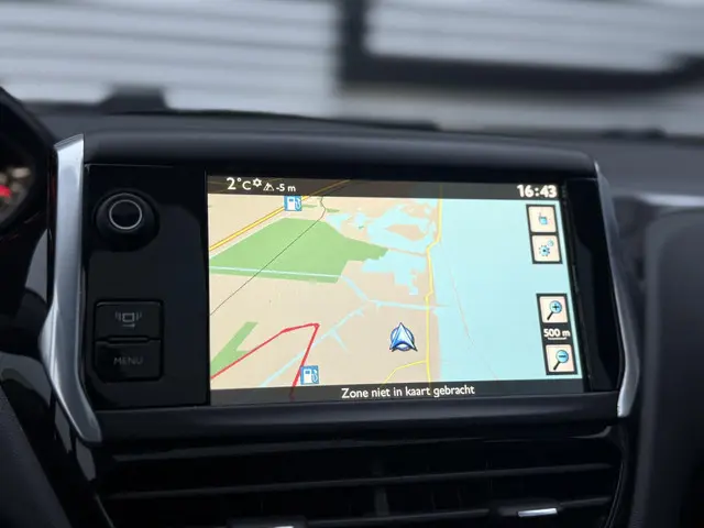 Peugeot 208 1.2 VTi Allure 2014 Benzine 12