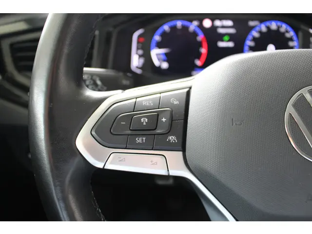 Volkswagen Polo 1.0 TSI Life Business 2022 Benzine 12