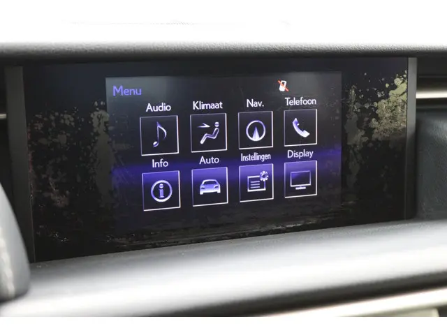 Lexus IS 300h 25th Edition 2013 Hybride Benzine 39