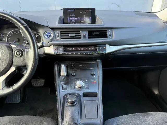 Lexus CT 200h Business Line 2014 Hybride Benzine 10