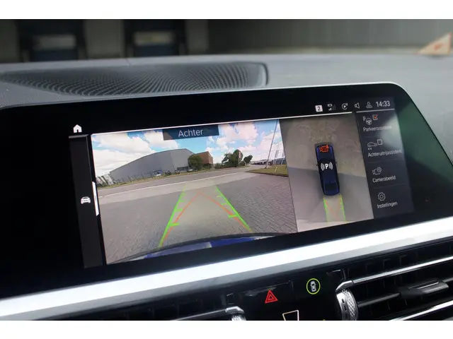 BMW 3 Serie 330i High Executive Edition 2019 Benzine 20