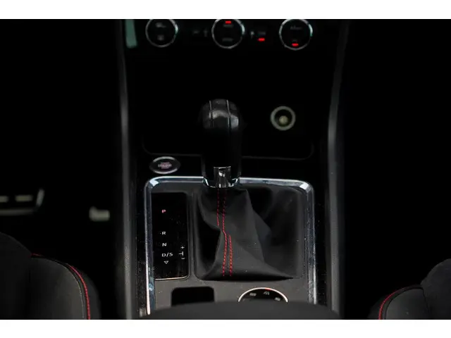 SEAT Ateca 1.5 TSI FR Business Intense 2019 Benzine 40